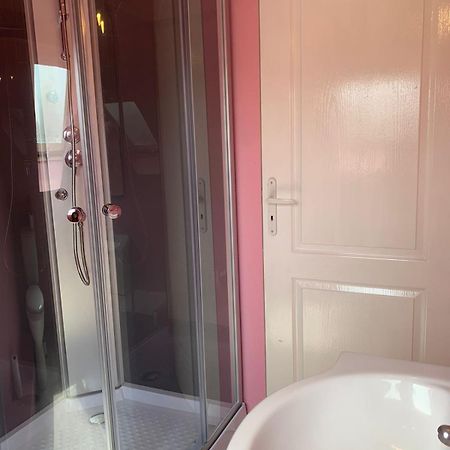 Studio Meuble Dans Une Maison Limay Екстер'єр фото