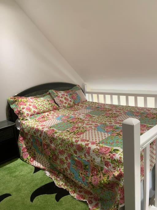 Studio Meuble Dans Une Maison Limay Екстер'єр фото