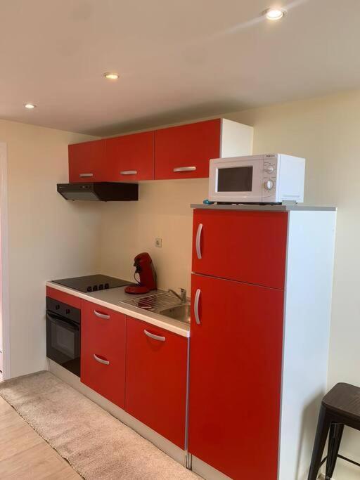 Studio Meuble Dans Une Maison Limay Екстер'єр фото